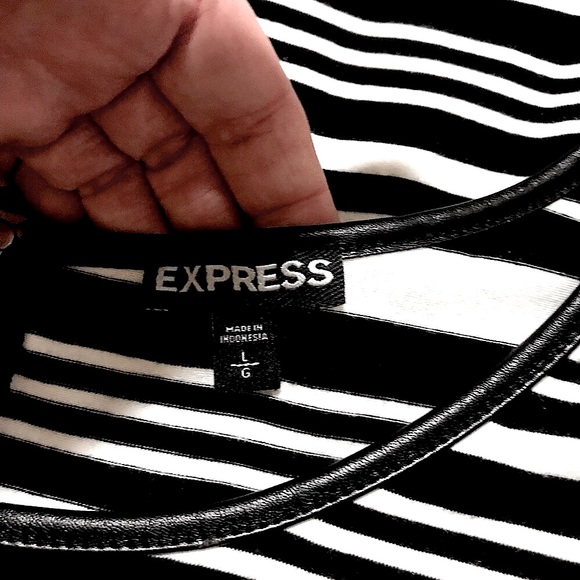 🆕🔥EXPRESS STYLISH&CHIC FAUX LEATHER COLLAR TRIMMED/ZIPPER UP BACK/FORM FITTING - Picture 11 of 13